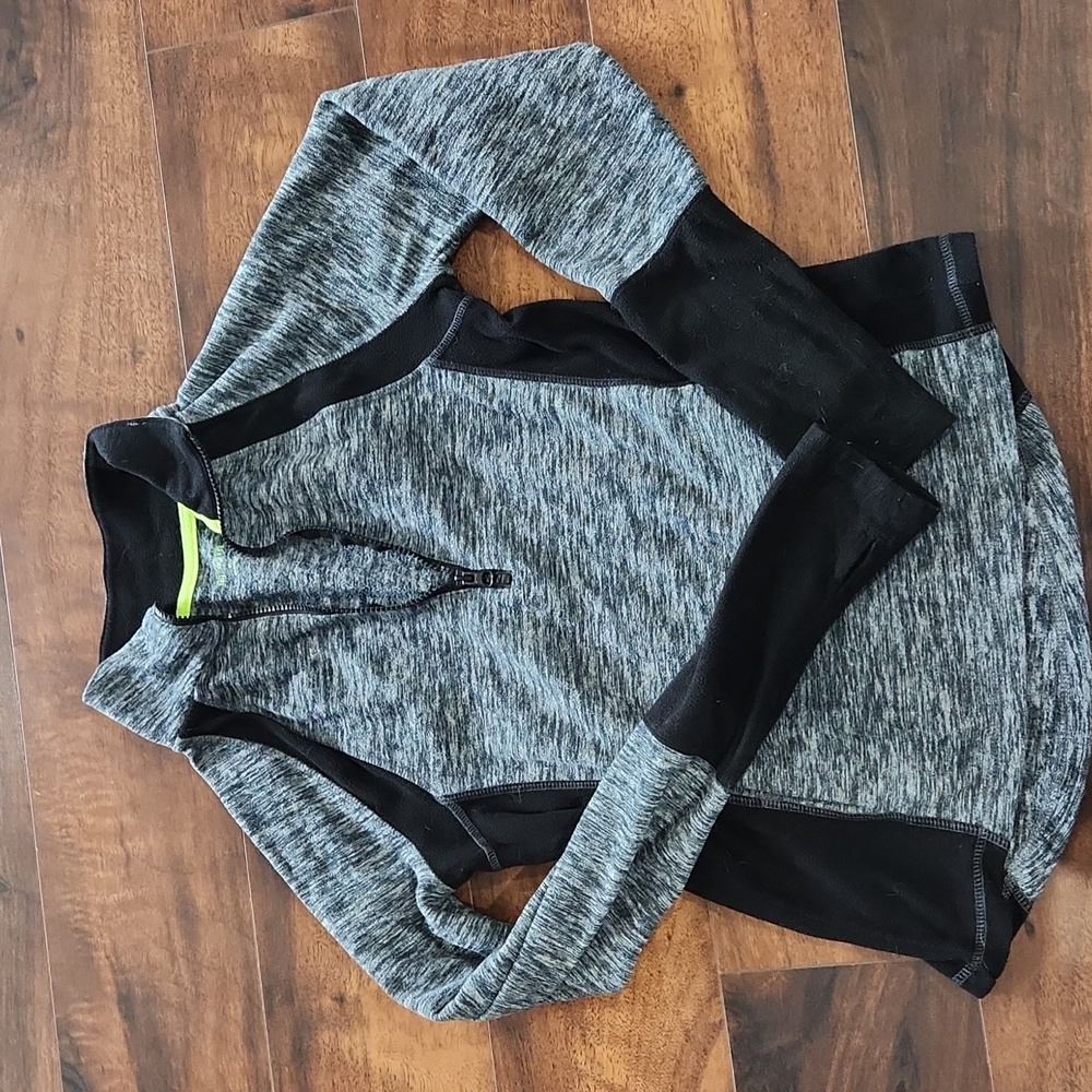 So brand gray and black quarter zip fleece long sleeve top Size M